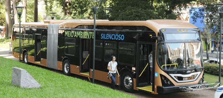 Tyler Li fala sobre as perspectivas de mercado para veículos híbridos