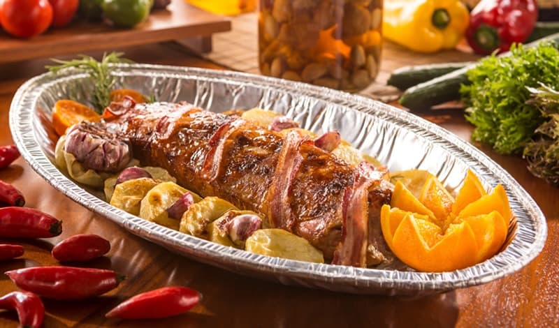 Fim de ano: hora dos descartáveis de alumínio brilharem!