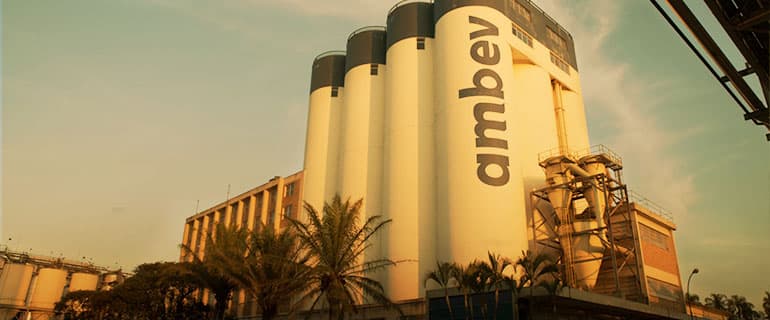 Ambev amplia a meta para acabar com a poluição plástica até 2025