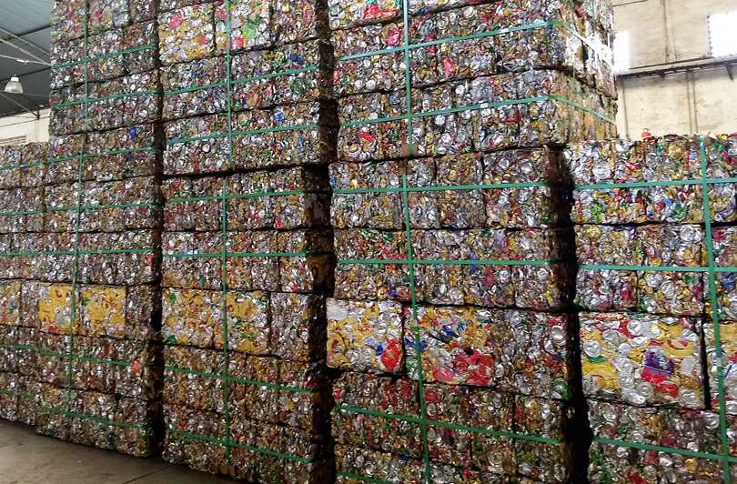 Coleta de latinhas de alumínio cria oportunidades de emprego e renda em Olinda (PE)