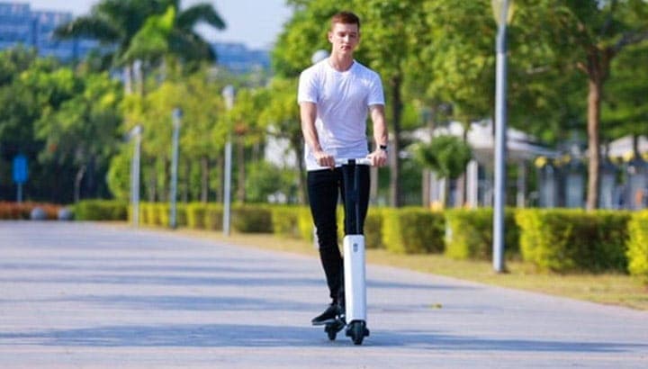 Startup desenvolve o patinete elétrico de alumínio mais leve do mundo