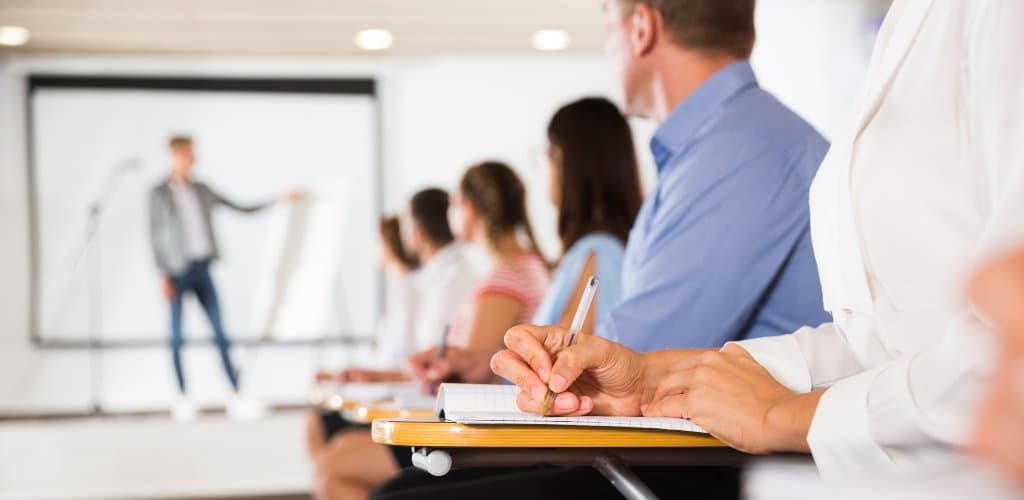 Curso de extensão apresenta o alumínio para novos profissionais da arquitetura e construção