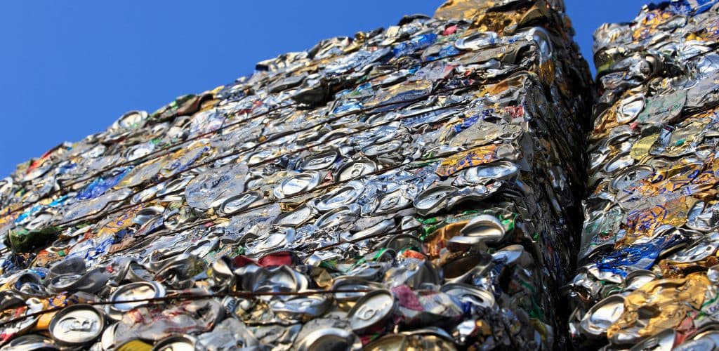 Estudo global mostra que latas de alumínio são mais recicladas que embalagens de vidro e plástico