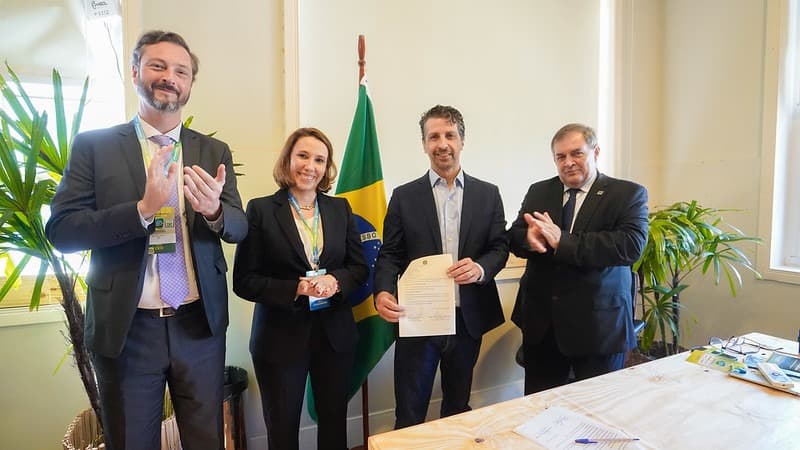 ABAL firma acordo com o Governo Federal para mitigar emissões de GEE na indústria do alumínio