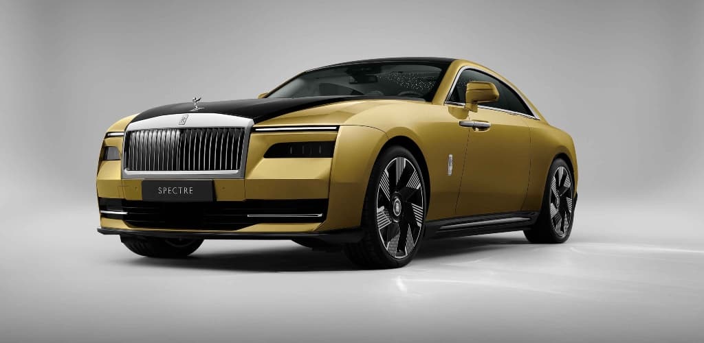 Rolls-Royce Spectre, primeiro carro 100% elétrico da marca
