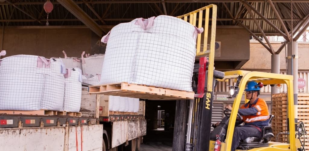 Alcoa bate recorde na produção de pó de alumínio em Poços de Caldas (MG)