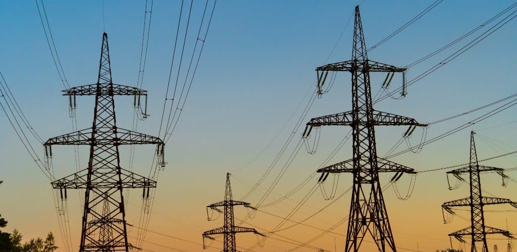 Expansão da rede elétrica potencializa demanda por alumínio no Brasil