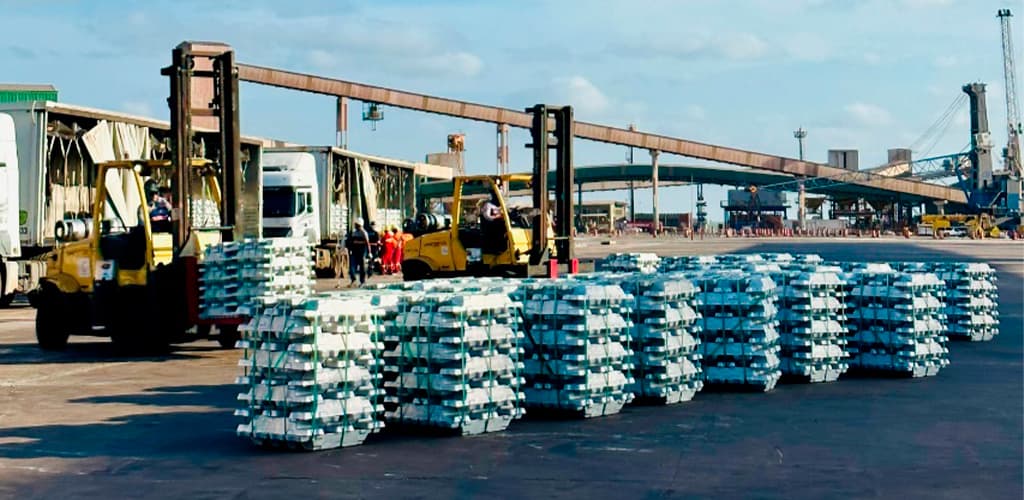 Porto do Itaqui reinicia transporte de alumínio após uma década de interrupção