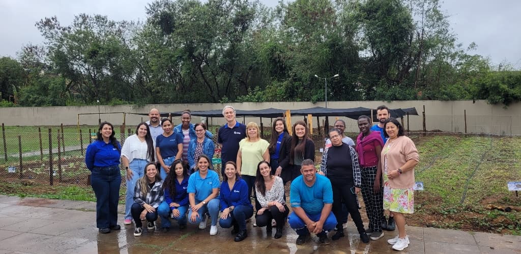 CBA inaugura horta comunitária em escola de Muriaé, em Minas Gerais