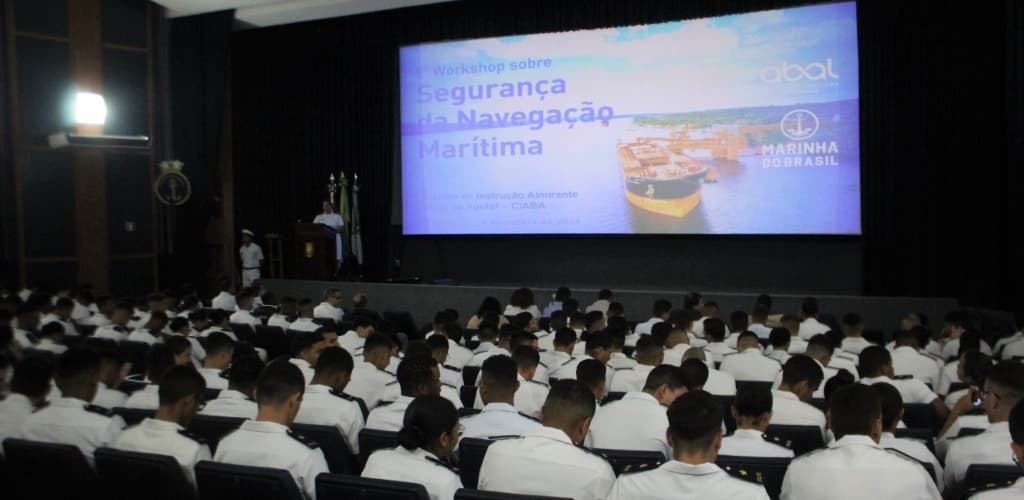 ABAL e Marinha do Brasil promovem workshop sobre segurança no transporte de bauxita