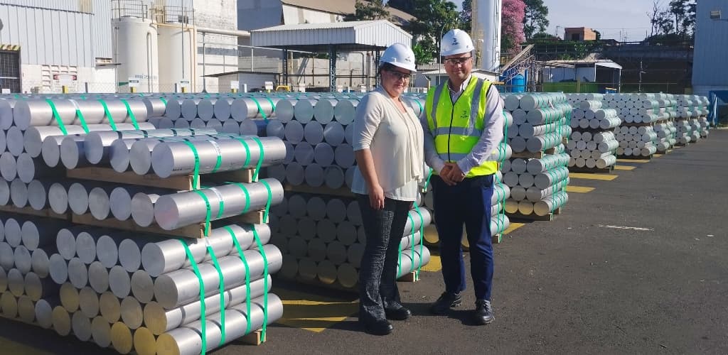 Hydro mostra a força de sua planta de extrusão