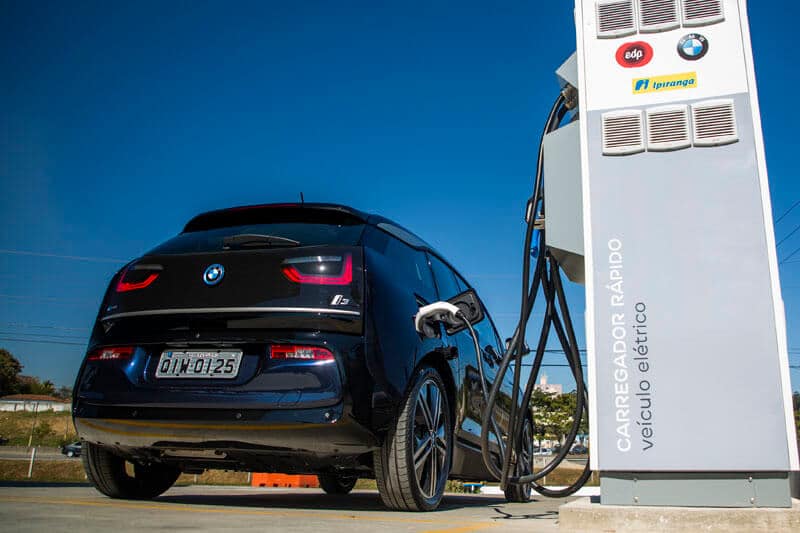 Licenciamento de veículos elétricos e híbridos triplica em 2019, segundo Anfavea