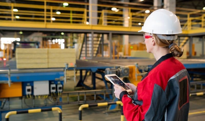 Mulheres conquistam cada vez mais espaço na indústria do alumínio