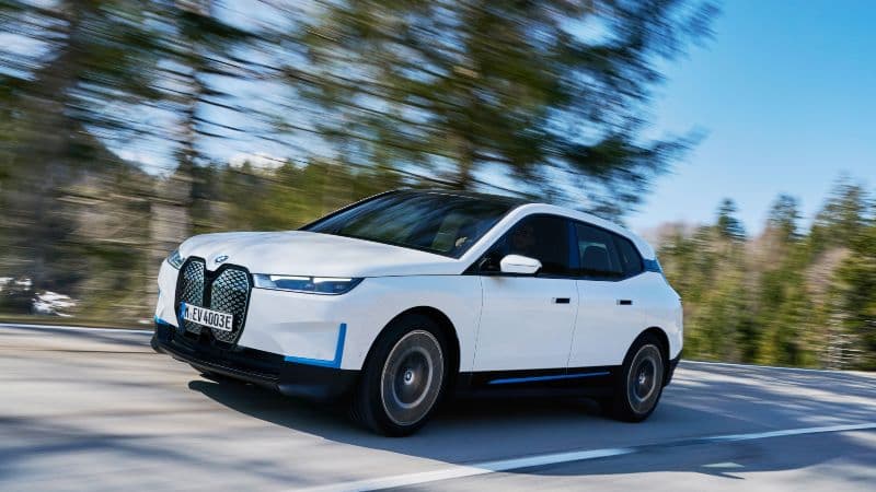 BMW apresenta o iX, SUV 100% elétrico e com carroceria de alumínio