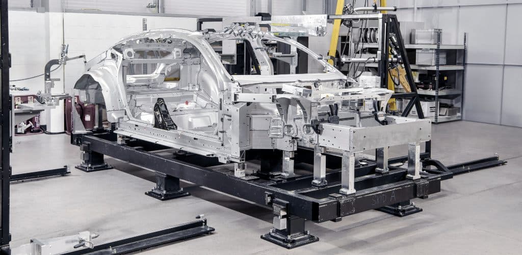 Polestar desenvolve plataforma de alumínio adesivado