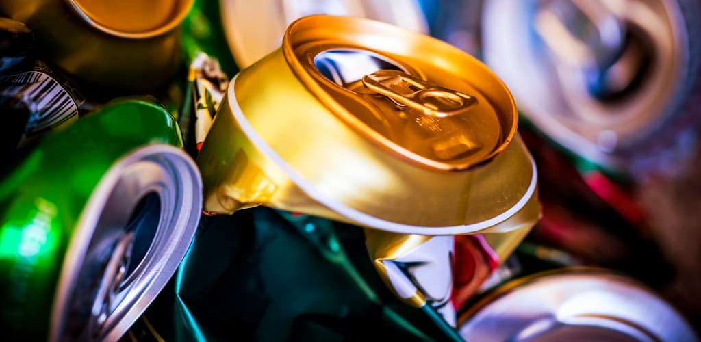 Dia Internacional da Reciclagem: Novelis atinge marca de 74 bilhões de latinhas de alumínio reaproveitadas no mundo