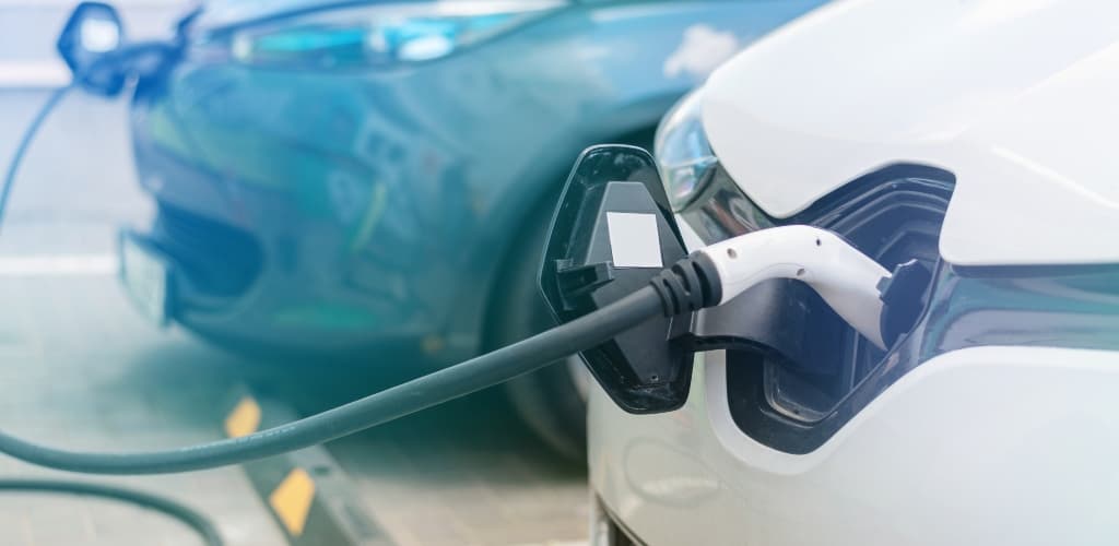 Aplicação de alumínio reduz o peso e custos nos carros elétricos