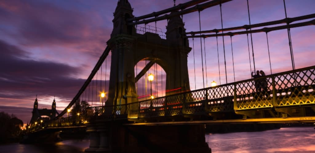Alumínio é usado para proteger ponte histórica de Londres do calor