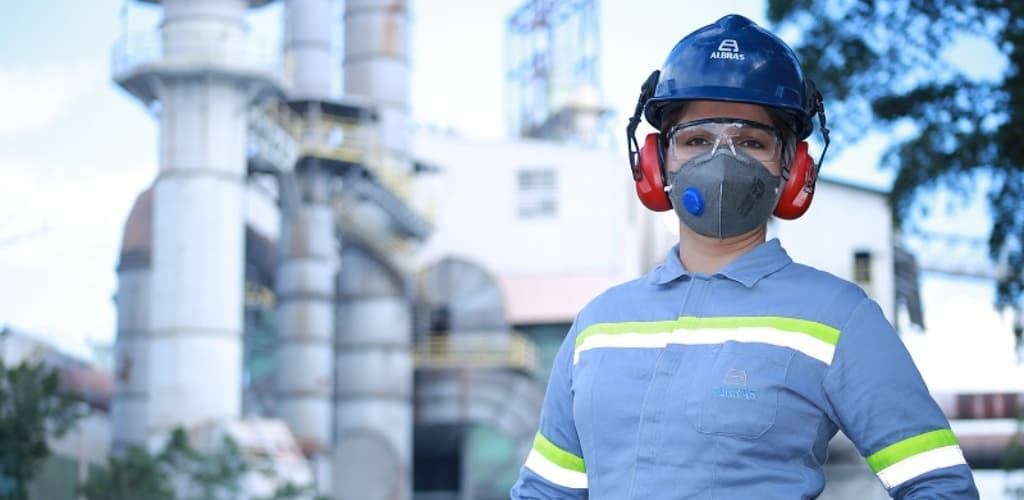 Profissionais do alumínio: Camila Rabelo, engenheira da Albras, já trabalhou em países como Luxemburgo e Eslováquia