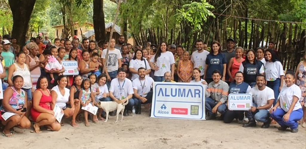Alumar distribui alimentos para famílias carentes