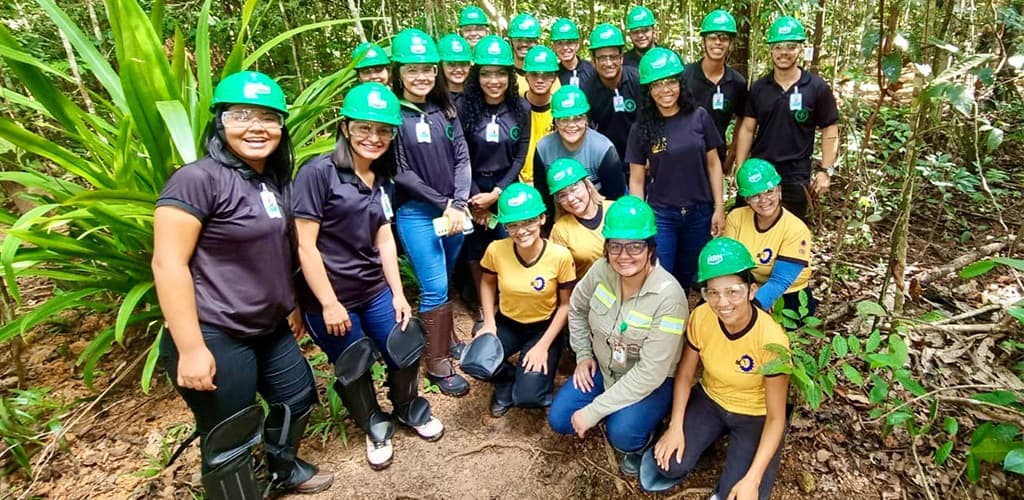 Alunos de curso técnico em mineração visitam operações da MRN no Pará