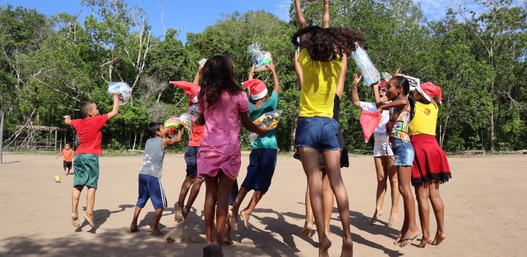 Ação Voluntária da MRN deixa marcas de alegria em crianças de Boa Esperança, no Pará