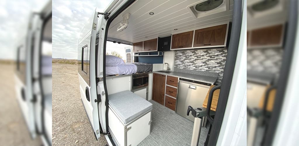 Empresa americana lança campervans revestidas de alumínio