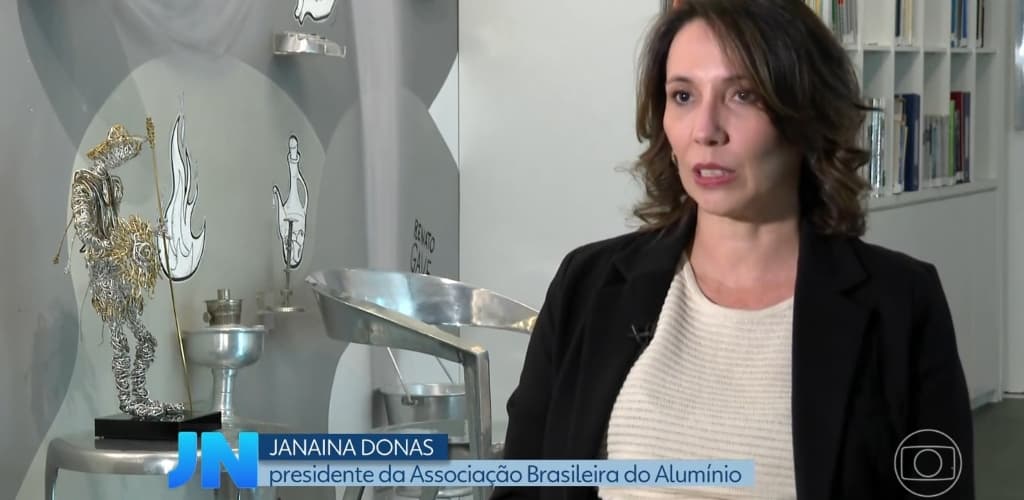Em entrevista ao Jornal Nacional, da Rede Globo, Janaina Donas, da ABAL, alerta para os riscos ao mercado do alumínio após tarifa dos EUA